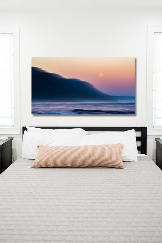  Ethereal Moonrise captures the magic of twilight 